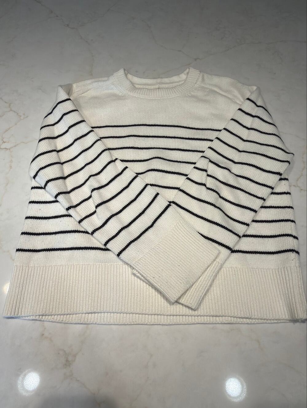 Abercrombie & Fitch Women’s Striped Crewneck Sweater Size S Ivory/Navy
